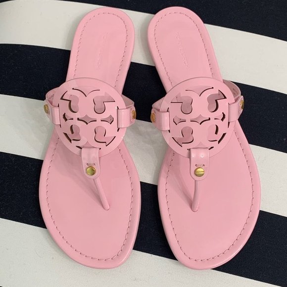 【新品未使用】Tory Burch ピンク ビーチサンダル　ピンク　7M 新品未使用】Tory Burch ピンク ビーチサンダル ピンク 7M